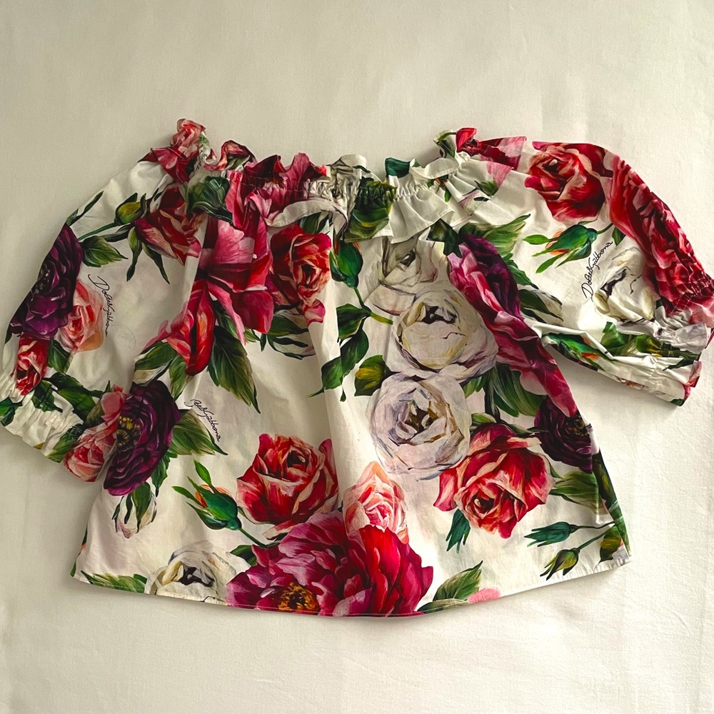 Dolce & Gabbana off shoulder top. New,never worn